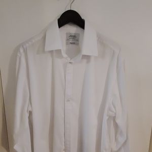 Dress shirt--Spread collar